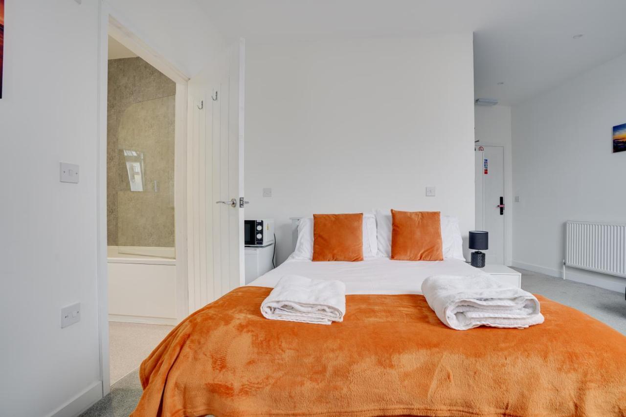 Homesly Guest Rooms, Comfortable En-Suite Guest Rooms With Free Parking And Self Check-In Berwick Upon Tweed Exterior photo