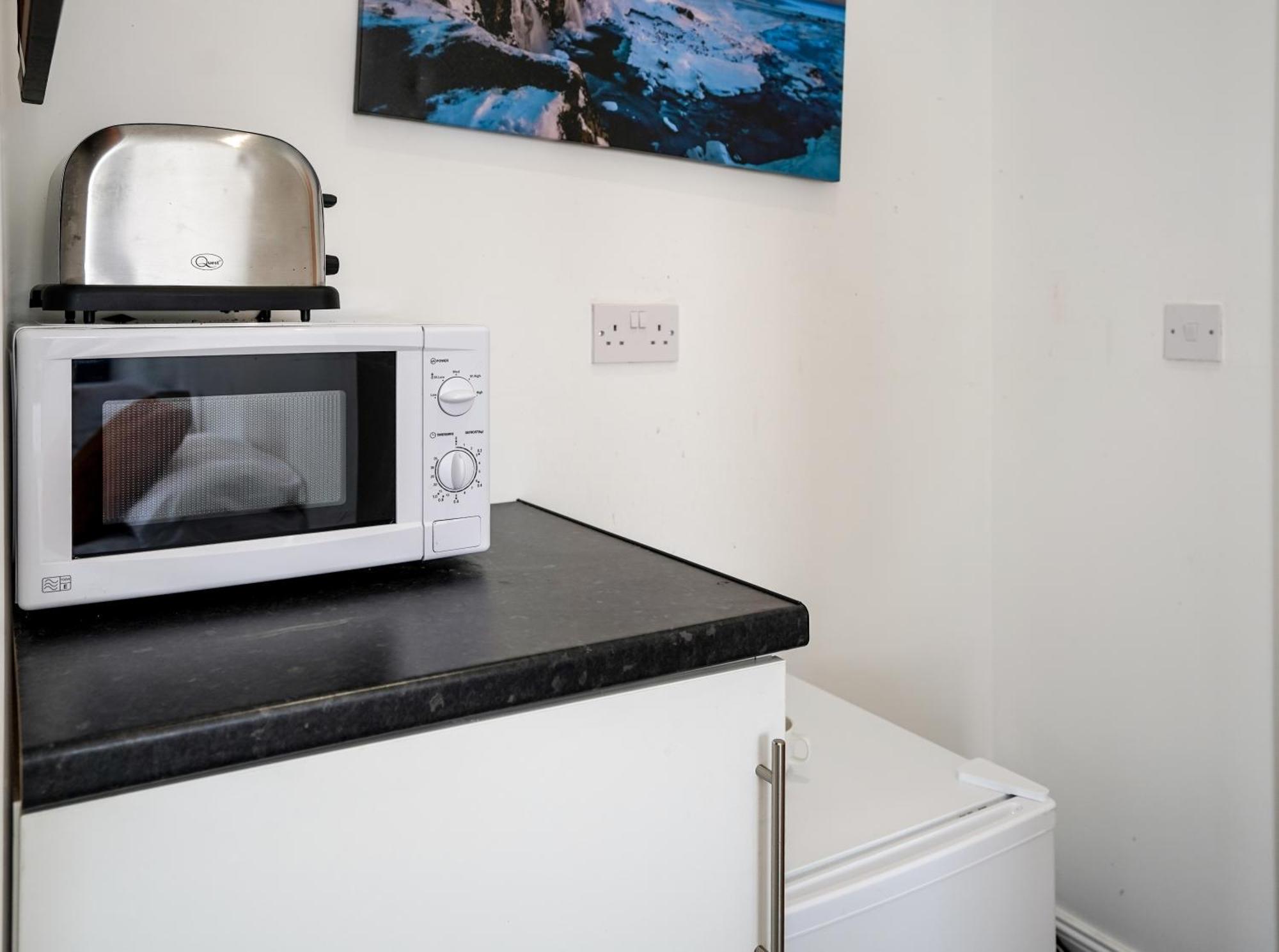 Homesly Guest Rooms, Comfortable En-Suite Guest Rooms With Free Parking And Self Check-In Berwick Upon Tweed Exterior photo