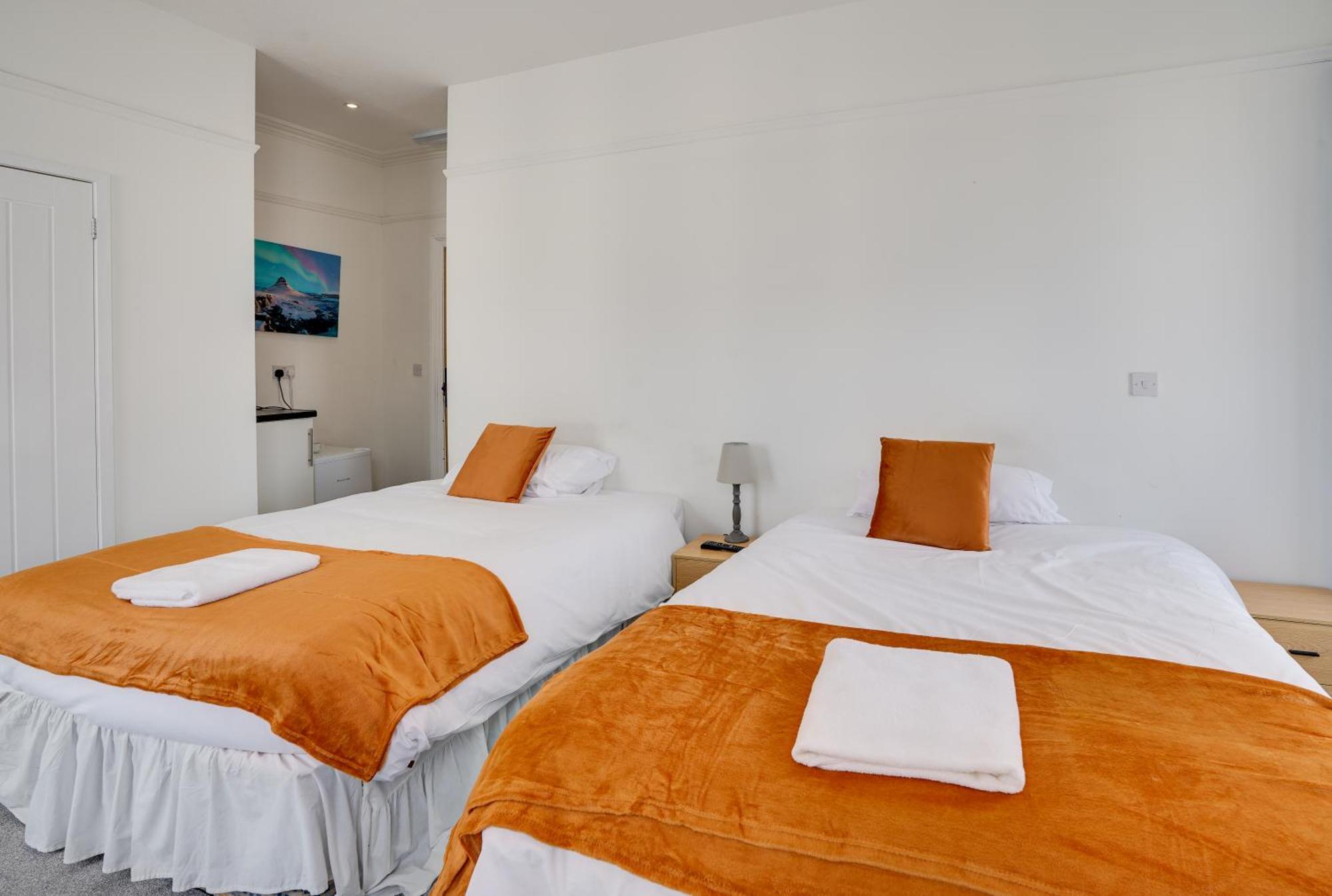 Homesly Guest Rooms, Comfortable En-Suite Guest Rooms With Free Parking And Self Check-In Berwick Upon Tweed Exterior photo