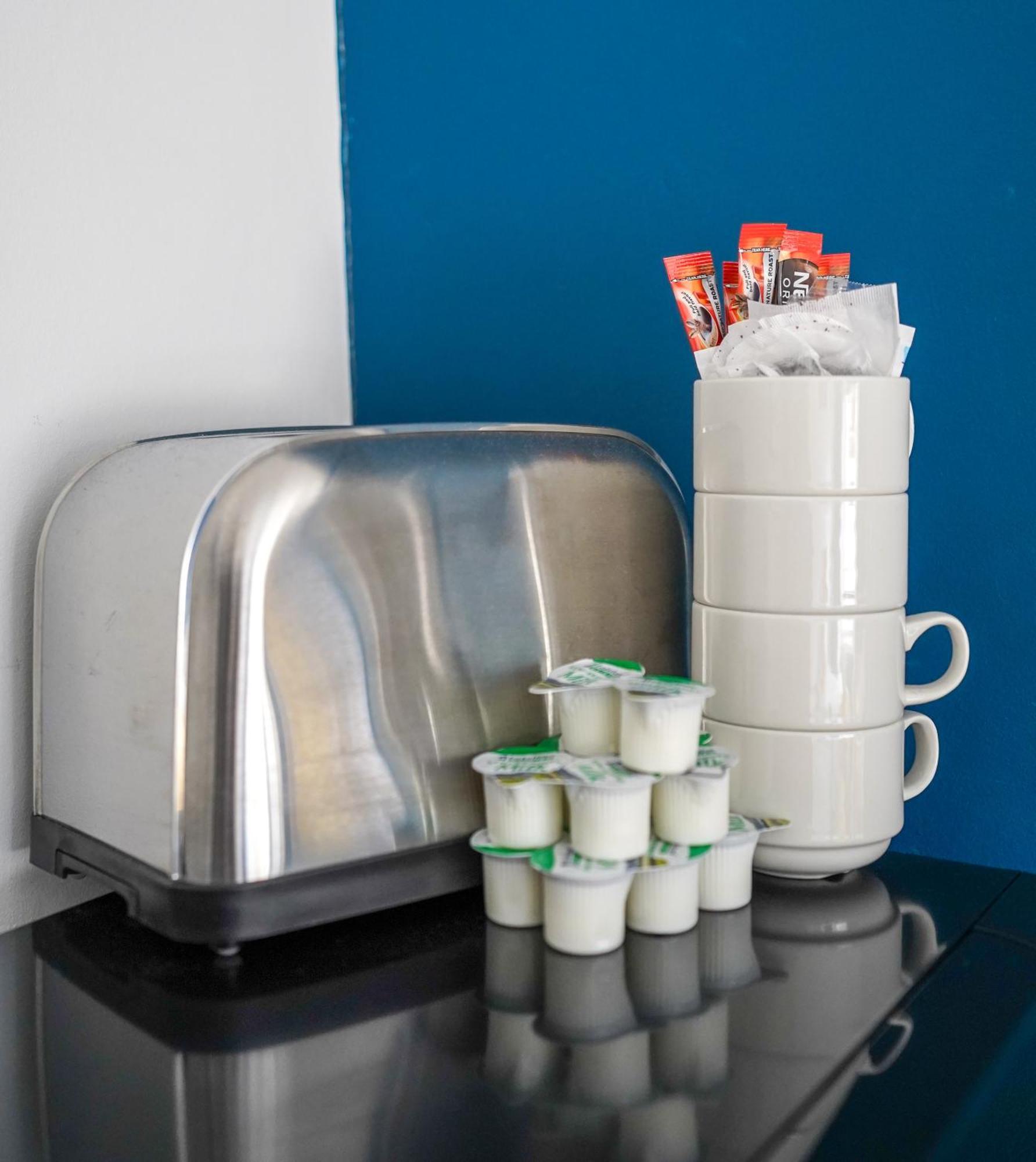 Homesly Guest Rooms, Comfortable En-Suite Guest Rooms With Free Parking And Self Check-In Berwick Upon Tweed Exterior photo